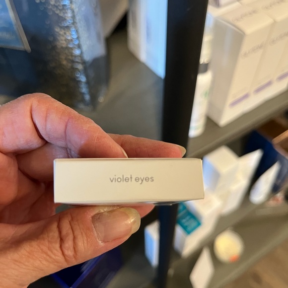 Jane Iredale eyeshadow - Picture 4 of 5